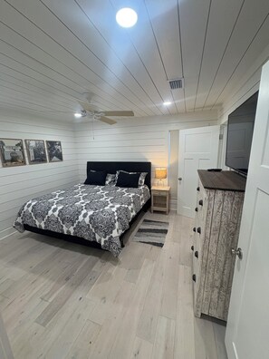 2 bedrooms, Internet, bed sheets