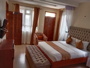 Deluxe Double Room, Balcony, Garden View | Free WiFi, bed sheets