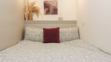 1 bedroom, individually decorated, individually furnished, free WiFi