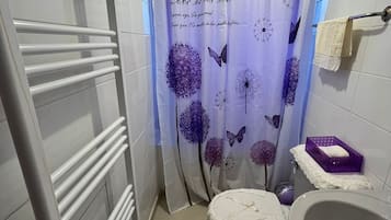 Cabana familiar, pati, vistes al jardí | Bany