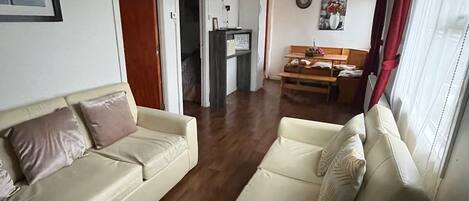 Family Cabin, Patio, Garden View | Living area