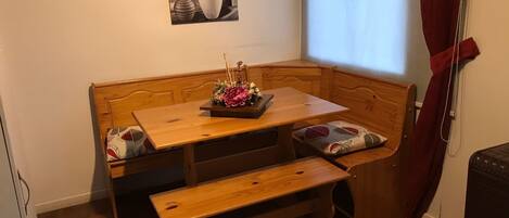 Family Cabin, Patio, Garden View | Living area