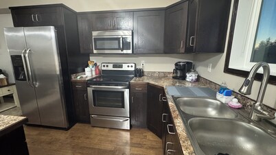 Quiet Comfort · Spacious Home with Hot Tub & Cozy Vibes