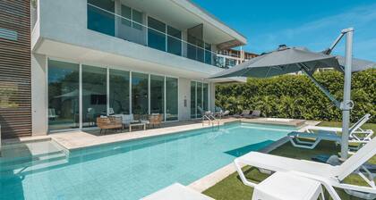 Brand new 4BR Villa at Calablanca
