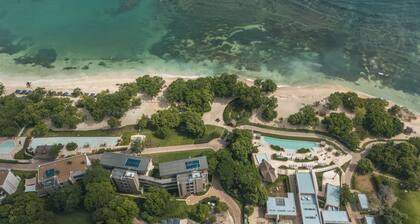 Family 4BR Villa w Dock Game Room Access