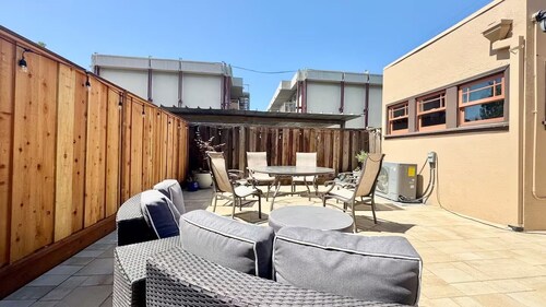 Downtown Gem: 2BR Historic Spanish Bungalow • Short Walk to SJSU + Parking