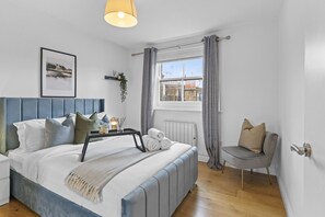 2 多间卧室、熨斗/熨衣板、WiFi、床单