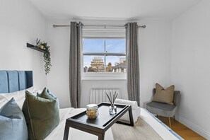 2 habitaciones, tabla de planchar con plancha, wifi y ropa de cama 