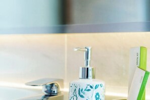 Room - Beachfront 2Br at Wyndham Naithon Phuket 1501 (Phuket)