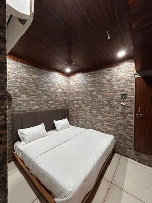 Deluxe Room | Free WiFi