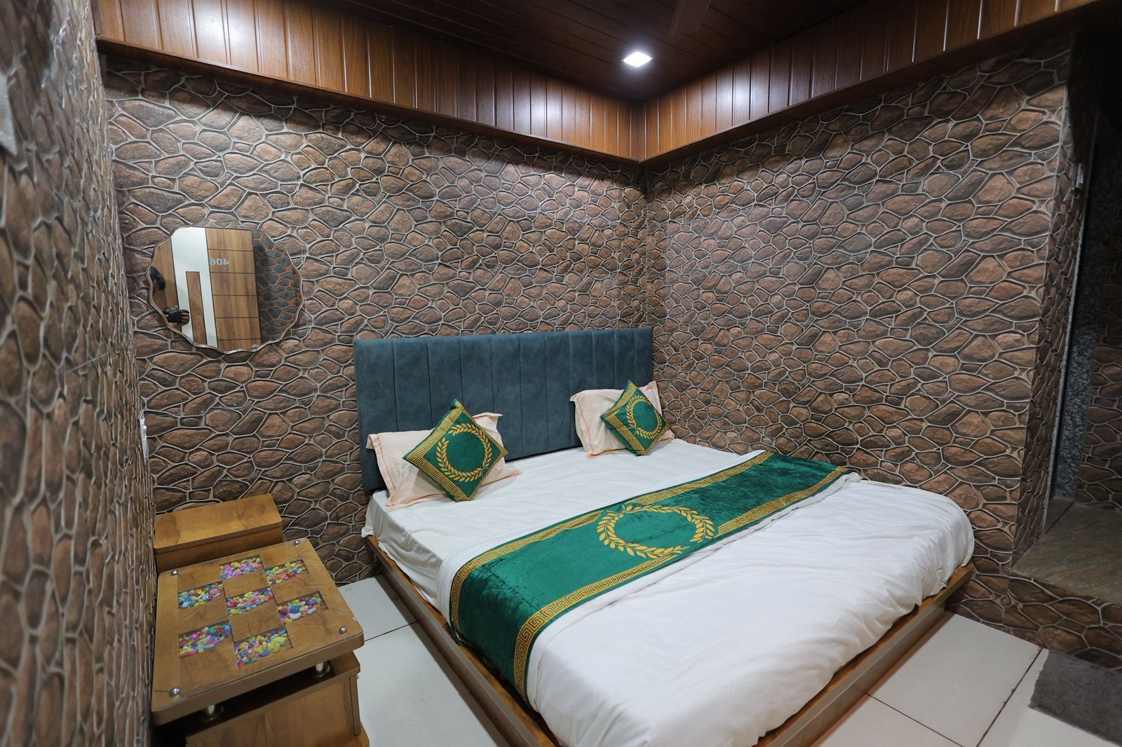 Deluxe Room | Free WiFi