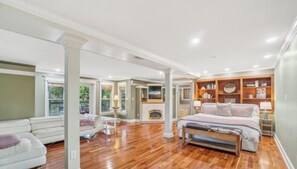 5 habitaciones, tabla de planchar con plancha, wifi y ropa de cama