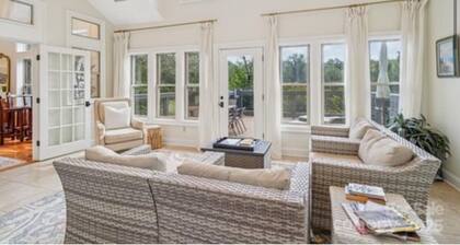 Rumbling Bald Resort-Mountain Golf & Family Retreat!