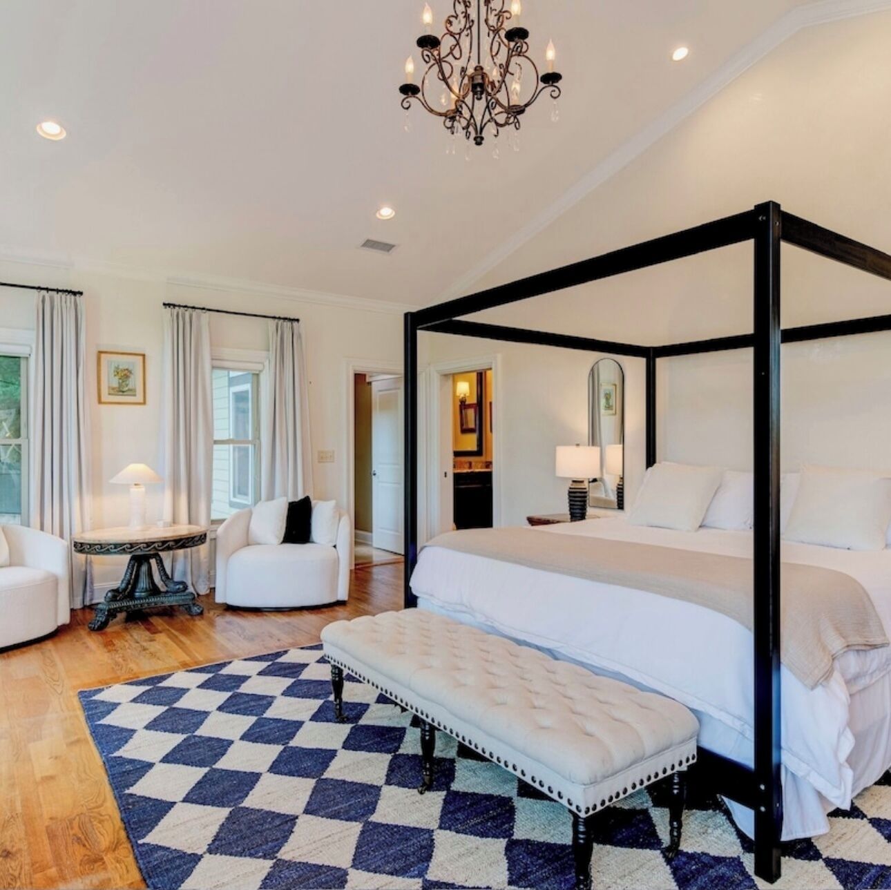 5 habitaciones, tabla de planchar con plancha, wifi y ropa de cama 