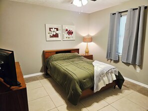 2 chambres, fer et planche Ă  repasser, Wi-Fi gratuit, draps fournis