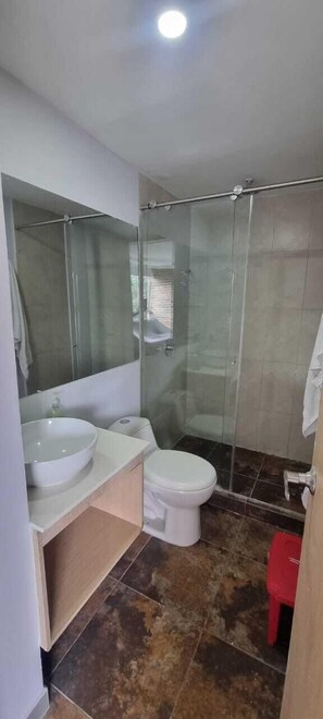 Bathroom - Retiro en la ciudad de Laureles AC (Medellín)