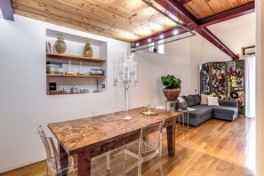 Apartment, Courtyard View | Living area