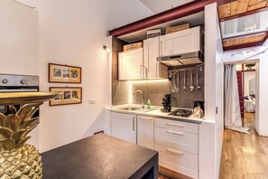 Appartement, vue cour intérieure | Cuisine privée