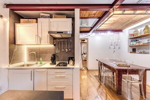 Apartment, Courtyard View | Private kitchen - San Teodoro Apartment with Terrace (Naples)