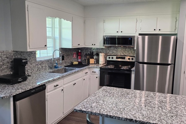 Frigorífic, microones, forn i placa de cuina