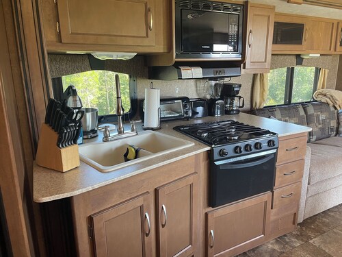 Living the Lake Life 2 Bedroom Camper at Rough River Lake