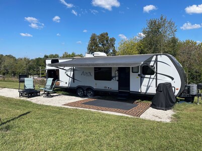 Living the Lake Life 2 Bedroom Camper at Rough River Lake