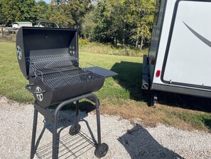 Property grounds - Living the Lake Life 2 Bedroom Camper at Rough River Lake (Hardinsburg)