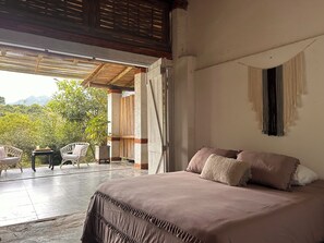 4 quartos, escrivaninha, Wi-Fi de cortesia, roupa de cama