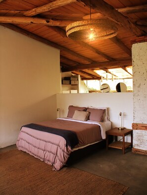 4 bedrooms, desk, free WiFi, bed sheets