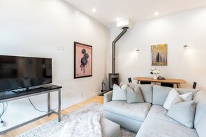 Fernseher, Kamin
