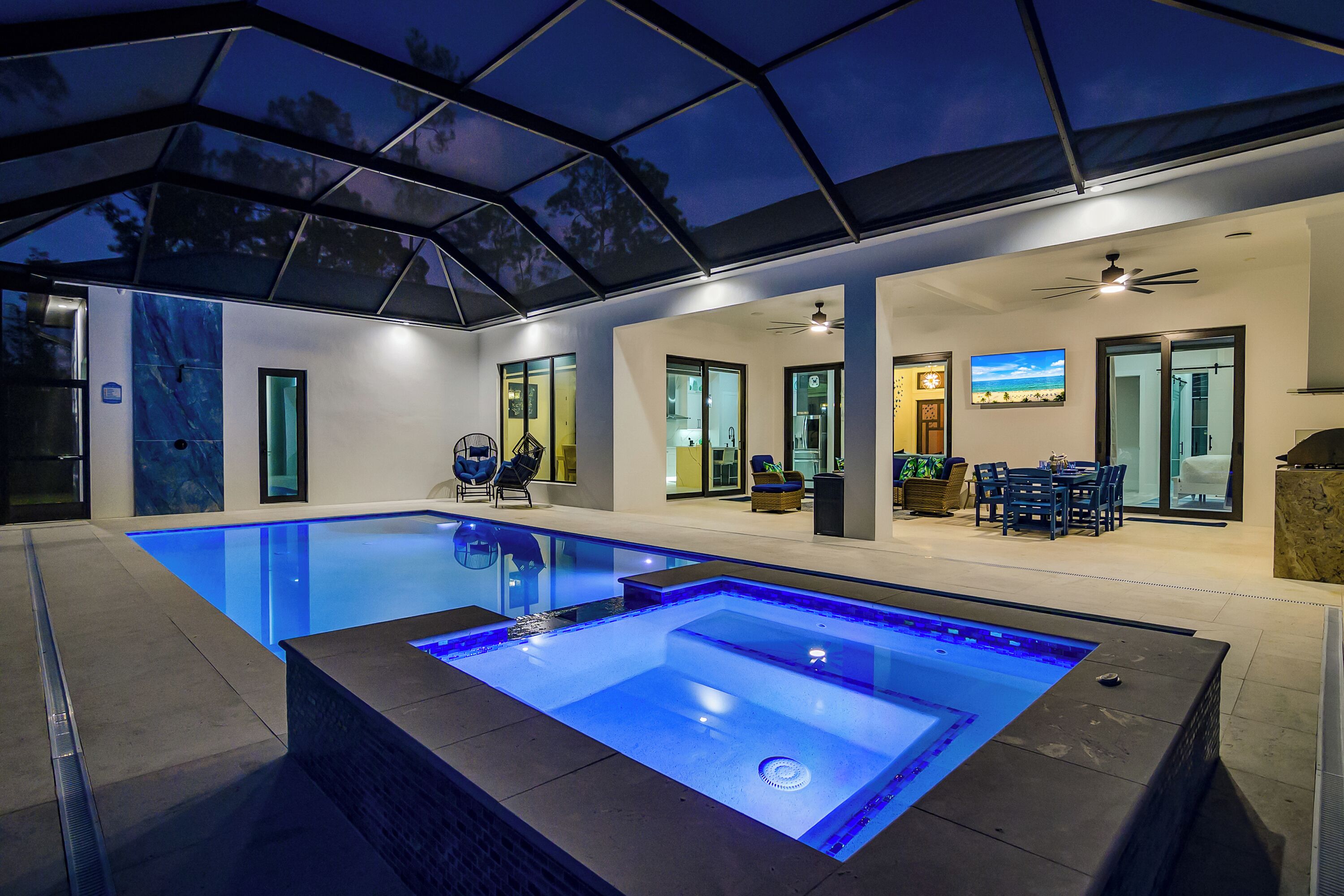 Outdoor pool, a heated pool