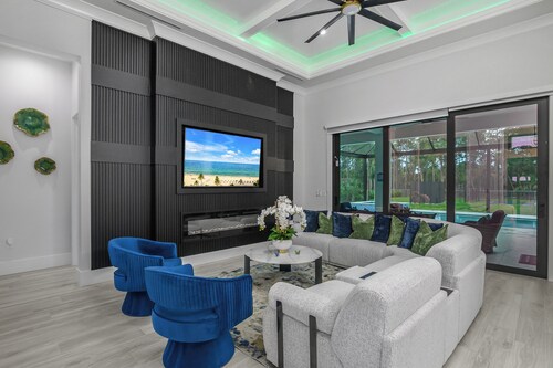 Golden Acres Sports Ranch – Luxe Retreat with Pickleball, Pool & Games