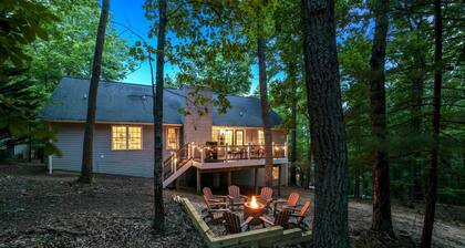 RidgeHaven Retreat | Massanutten Cabin w/ FirePit, Game Room, Outdoor Dining