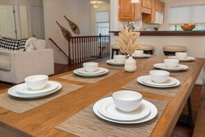 Dining - Spacious 4BR Forest Retreat Deck Games Near Resort (McGaheysville)