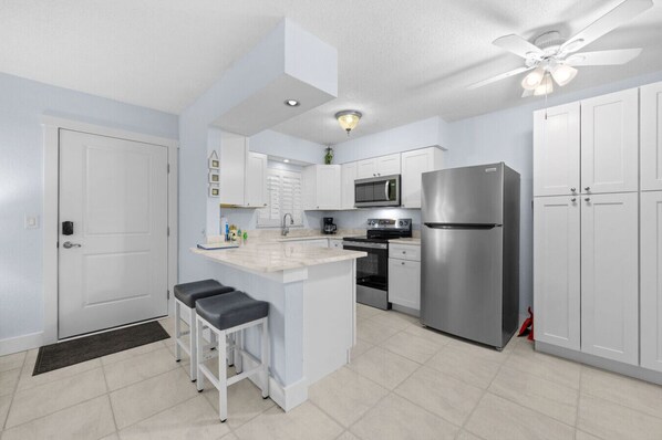 Fridge, microwave, oven, stovetop