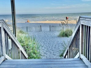 Beach nearby - Couples Paradise oceanfront 1br 812 (Myrtle Beach)
