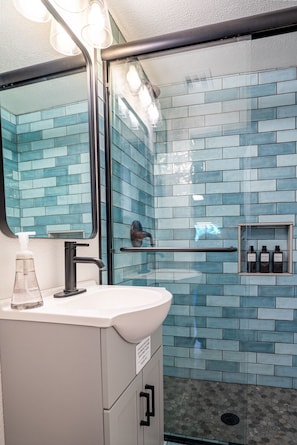 Bathroom - Cozy Book Nook Bungalow | Modern Comfort + Retro Charm (Springfield)