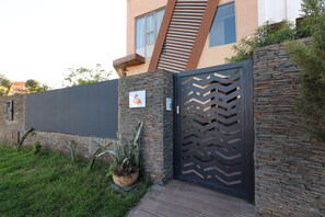 Front of property - La villa luxury suites (Marrakech)