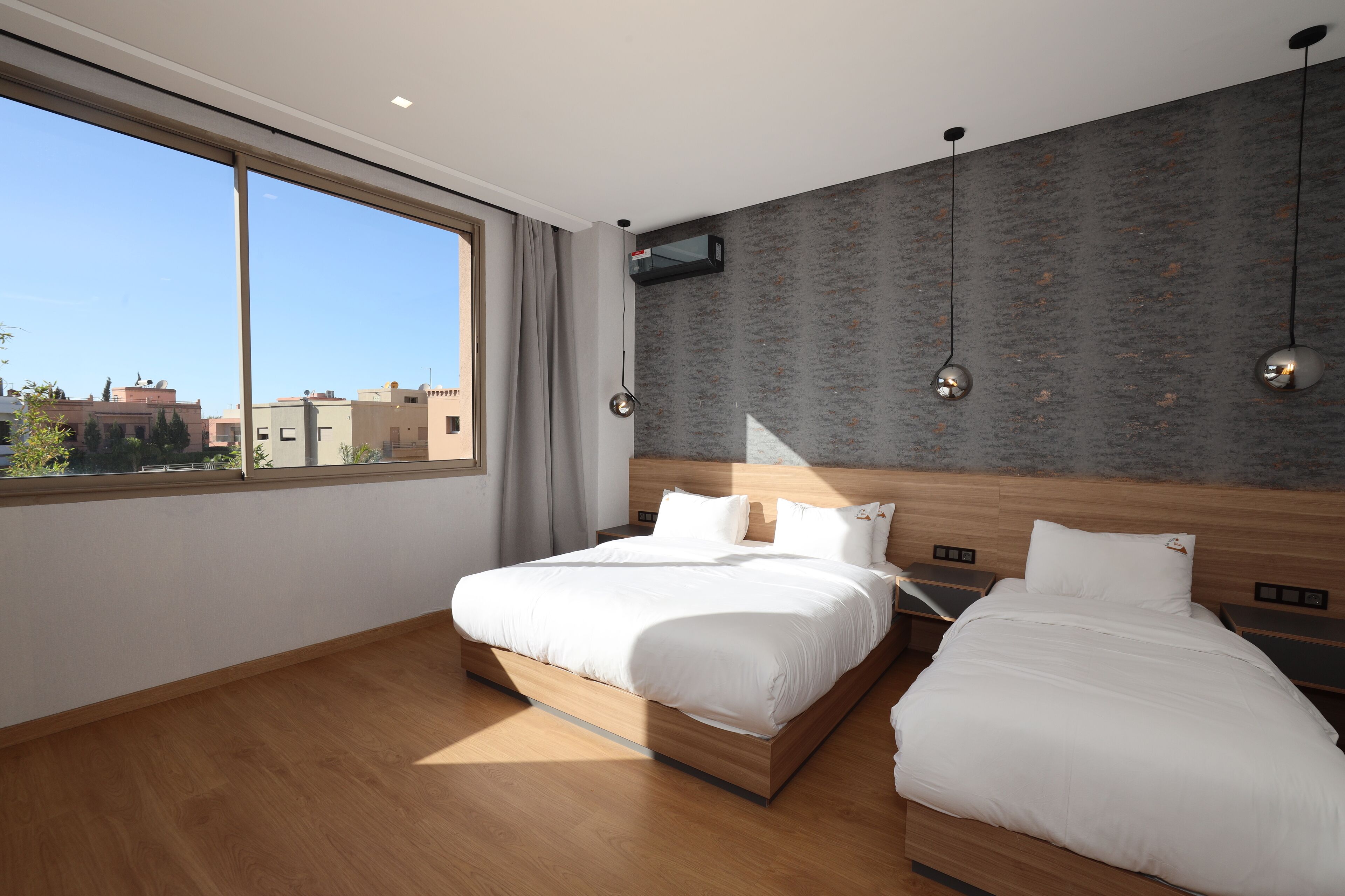 Premium-Suite | Hochwertige Bettwaren, Tempur-Pedic-Betten, kostenloses WLAN