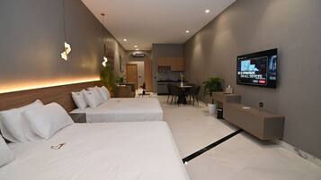 Ropa de cama de alta calidad, colchones Tempur-Pedic y minibar