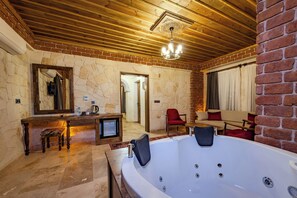 Superior Room, Balcony, Valley View | Private spa tub