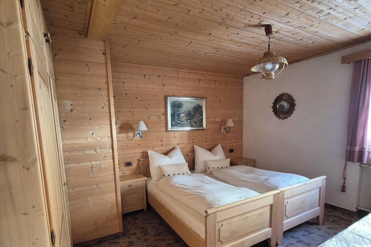 Economy Double Room | In-room safe, free WiFi