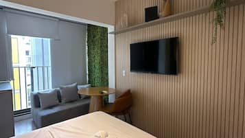 Studio | Laptop workspace, free WiFi