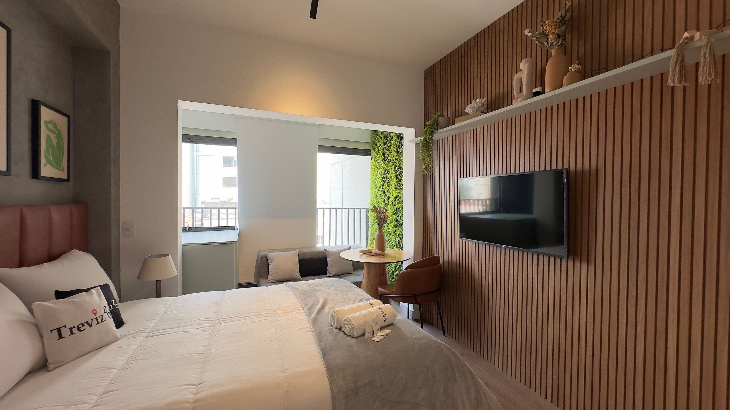 Studio | Kannettavalle tietokoneelle sopiva työtila, ilmainen Wi-Fi