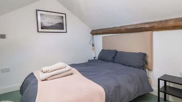 2 bedrooms, individually decorated, individually furnished, free WiFi