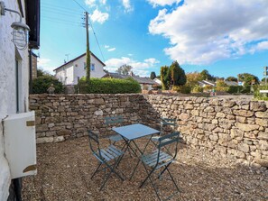 Outdoor dining - Cwtch (Mold)