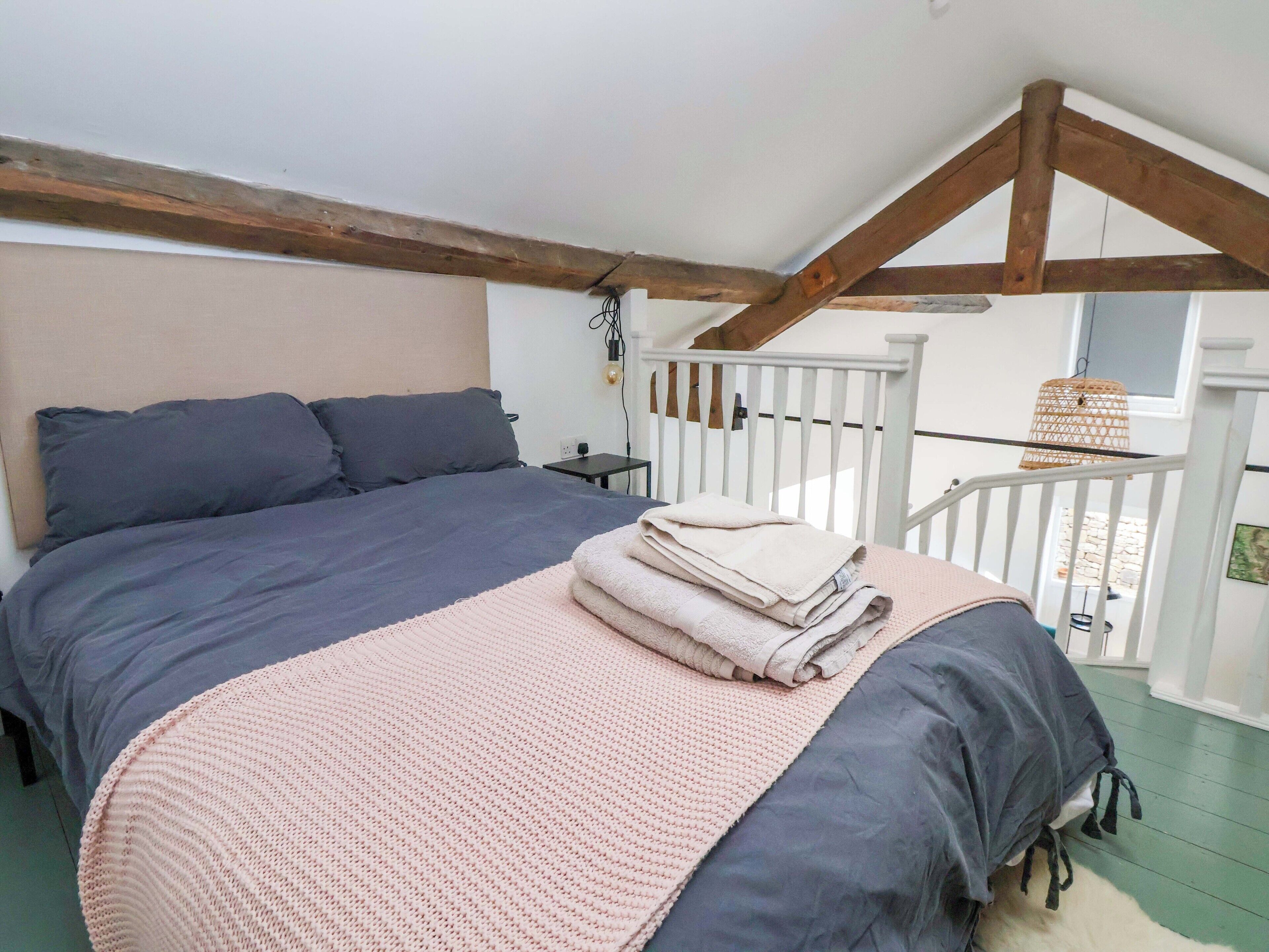2 bedrooms, individually decorated, individually furnished, free WiFi