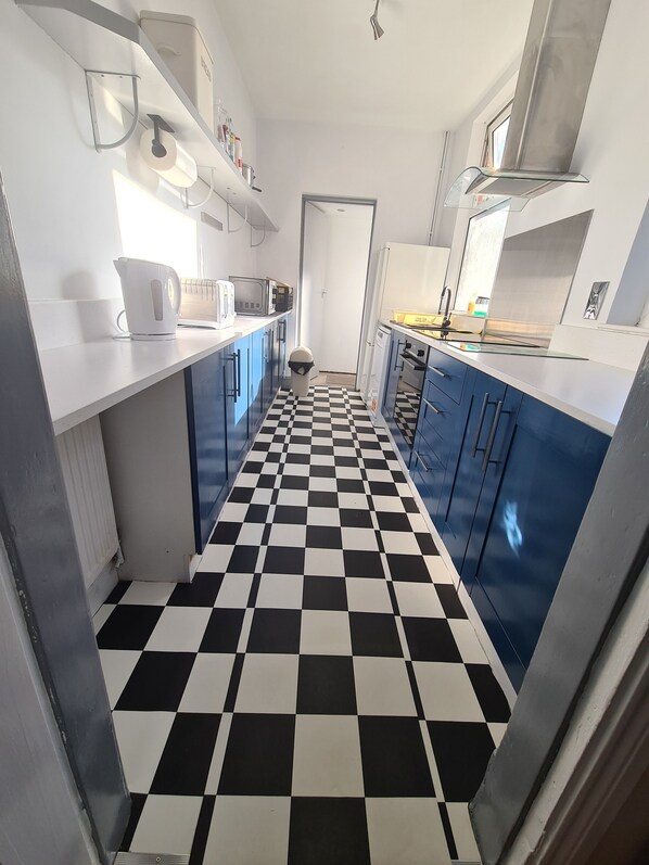 Microwave, oven, dishwasher