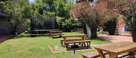 32-inch flat-screen TV with cable channels, Netflix, streaming services