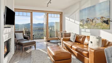 Télévision, cheminée